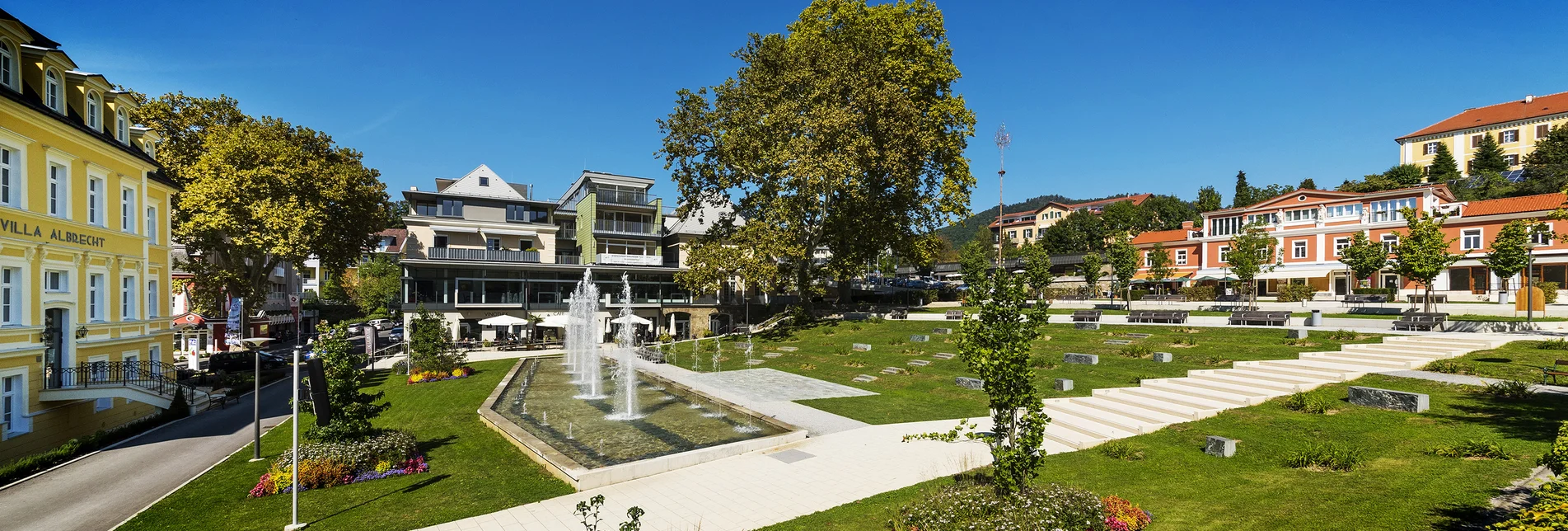 Blick auf Villa Albrecht & Delikaterie Hauptplatz Bad Gleichenberg