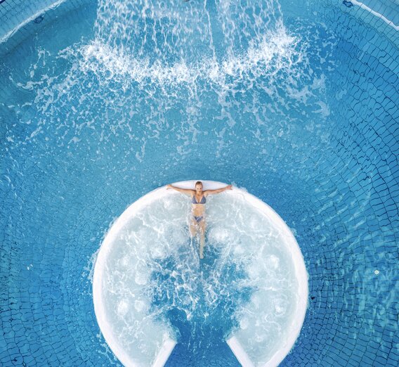 Relax in the soothing thermal water at Parktherme Bad Radkersburg | © Thermen- & Vulkanland | Michael Königshofer