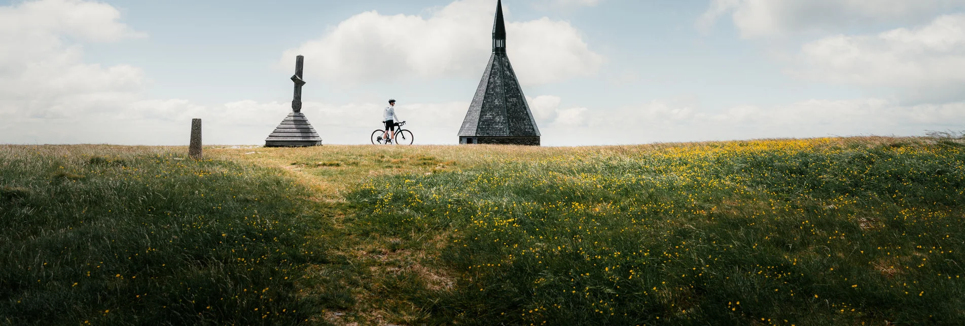 Gravel bikers on the Hochwechsel in Eastern Styria | ©  Oststeiermark Tourismus | Christoph Lukas