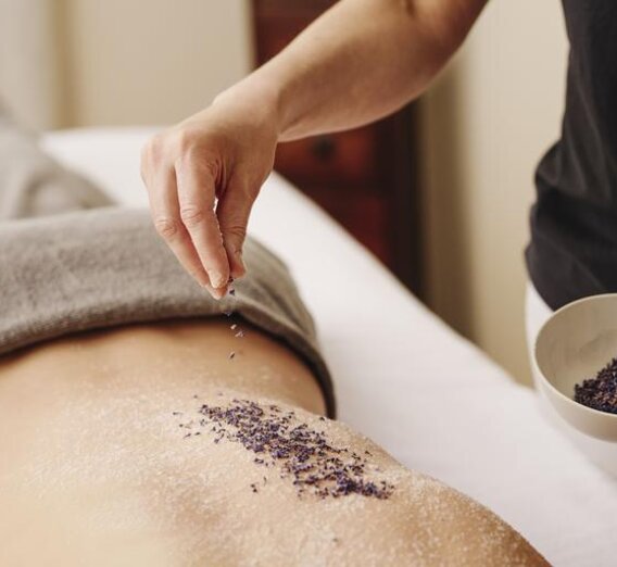 WILD-Kräuter Spa Massage | © Oststeiermark Tourismus | Michael Königshofer