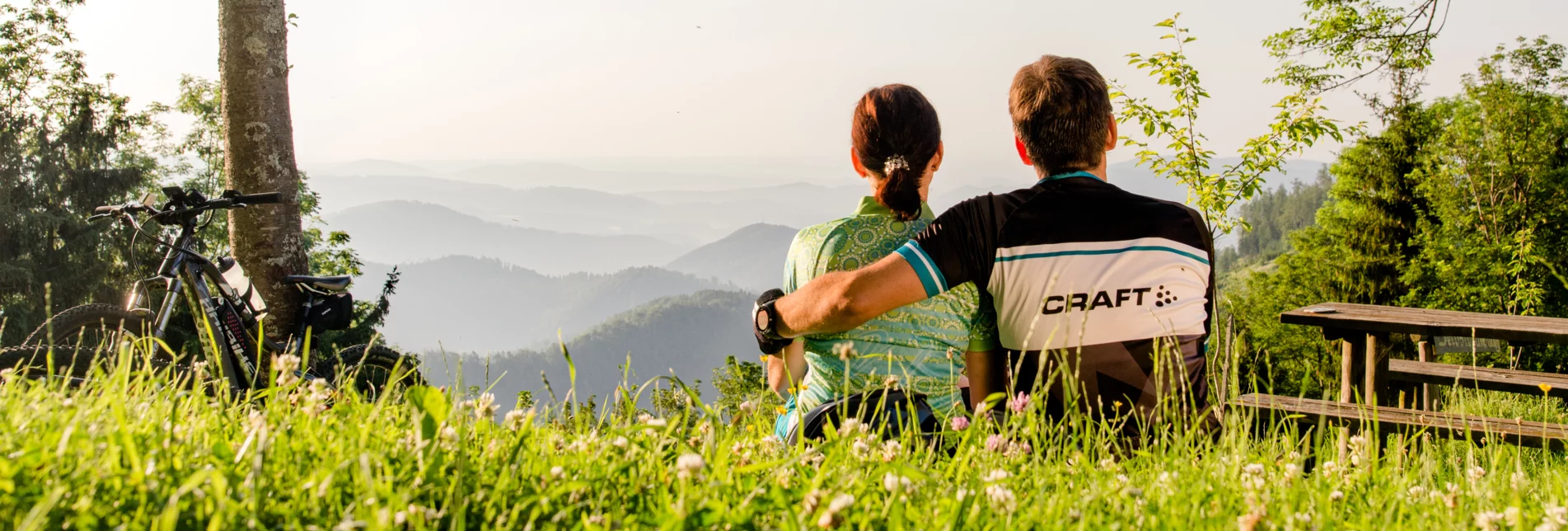 Bike break at the Mühlbacher hut | © TV Region Graz | Mias Photoart