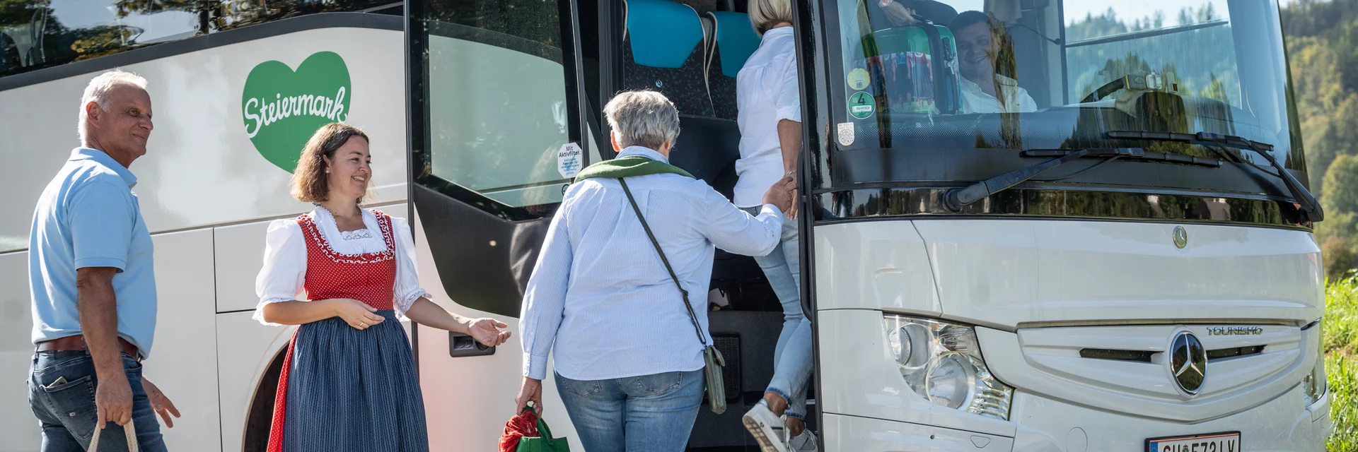 Einsteigen bitte! | © Busreisen Steiermark | Jesse Streibl | © Busreisen Steiermark Einsteigen bitte! | © Busreisen Steiermark | Jesse Streibl | © Busreisen Steiermark