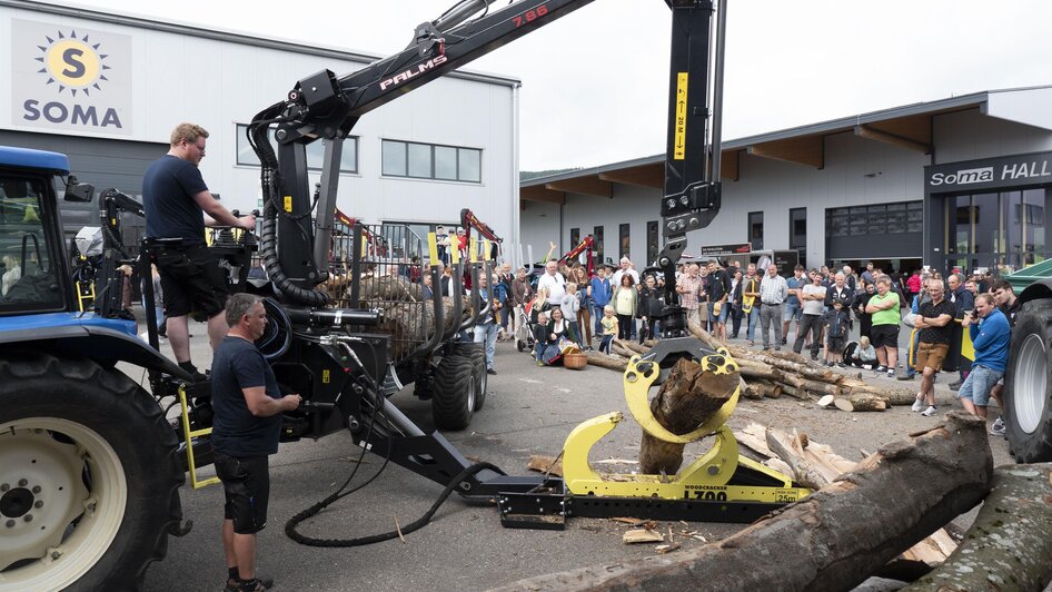 Traktor mit Rückewagen_Oststeiermark | © SOMA