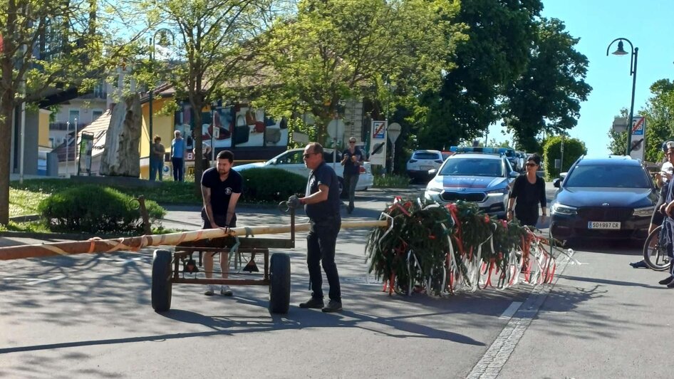 Maibaum umschneiden | © PSV Trautmannsdorf