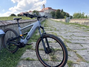 Erkunde die Region um die Riegersburg mit dem Rad | © BauerBikes