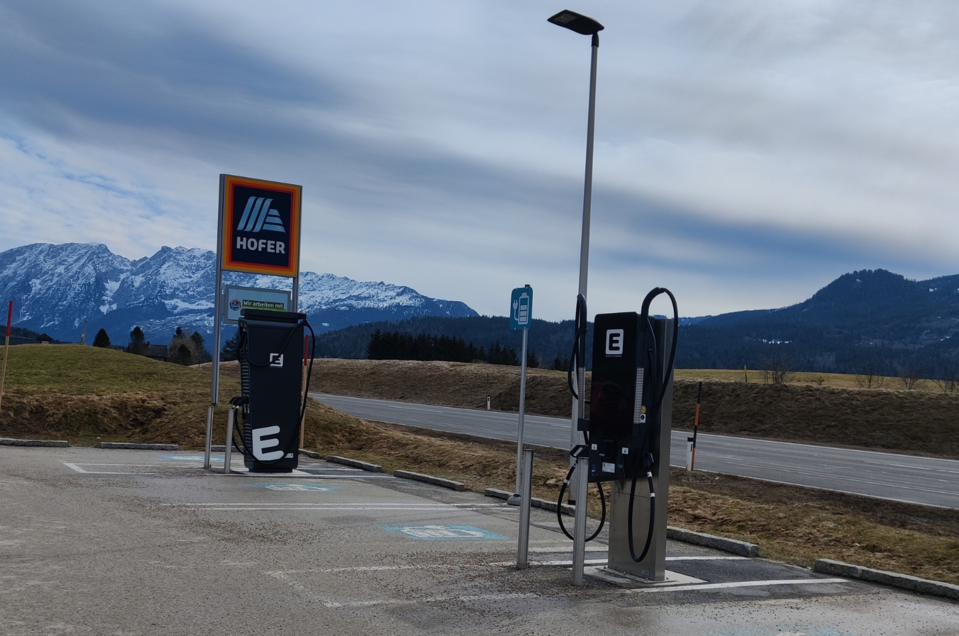 E-filling station Hofer parking lot in Pichl - Impression #1 | © TVB Ausseerland Salzkammergut (c) Michaela Schilcher