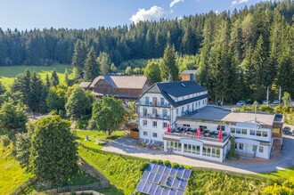 Familyhotel Berger_exterior view_Eastern Styria | © Familienhotel Berger