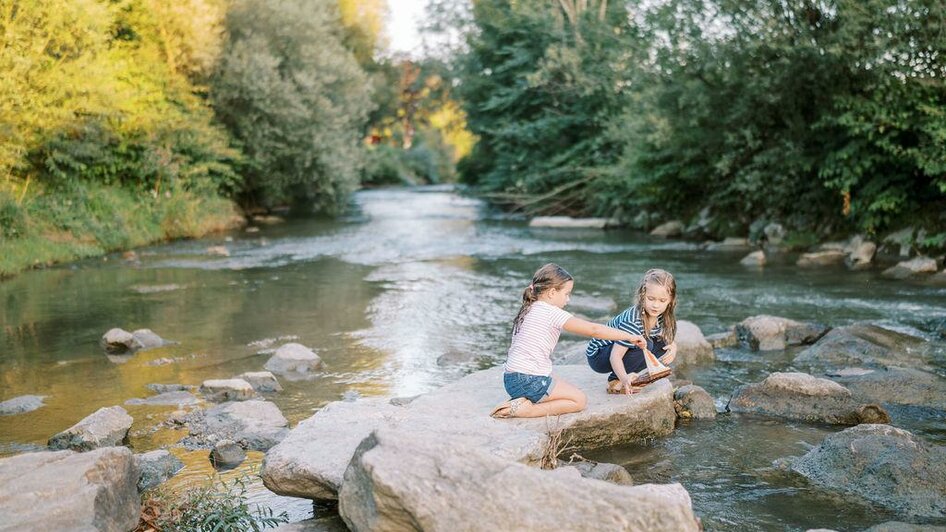 River bath_stones_Eastern Styria | die mosachers | © Tourismusverband Oststeiermark Flussbad_Steine_Oststeiermark | © Tourismusverband Oststeiermark