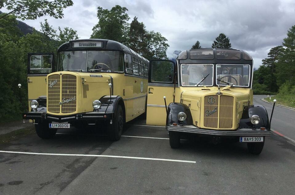 Oldtimer, Altaussee, 2 buses | Dr. Herbert Werner | © Dr. Herbert Werner HCW Verkehrsbetriebe - Oldtimerfahrten - Impression #1 | © Dr. Herbert Werner