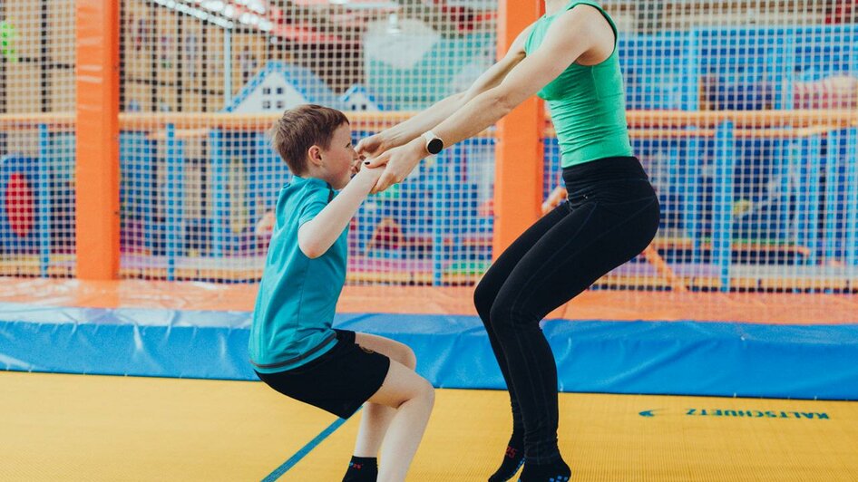 Jump25 am Trampolin | lex-karelly | © Lex Karelly Jump25 am Trampolin | © Lex Karelly