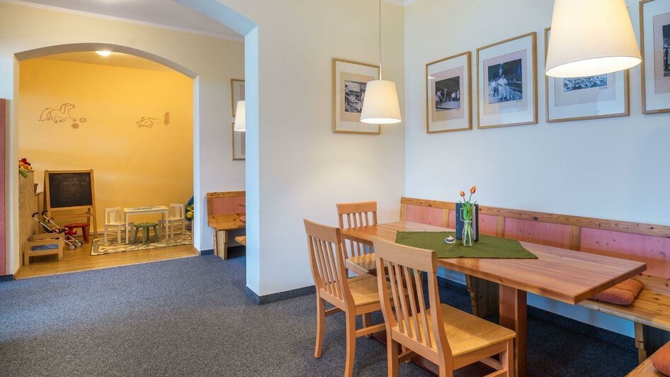 Jufa, Altaussee, dining area play area | JUFA Hotels | © JUFA Hotels Jufa, Altaussee, Essbereich-Spielbereich | © JUFA Hotels