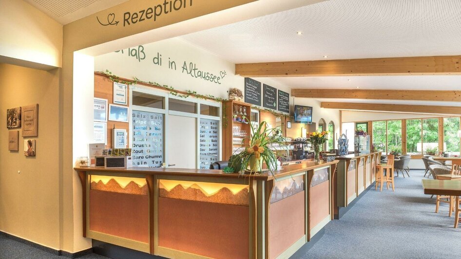 Jufa, Altaussee, reception area | JUFA Hotels | © JUFA Hotels Jufa, Altaussee, Rezeptionsbereich | © JUFA Hotels