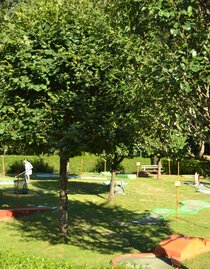Minigolf beim Freizeitzentrum Römerhütte | © Freizeitzentrum Römerhütte | Michael Lechner | © Freizeitzentrum Römerhütte