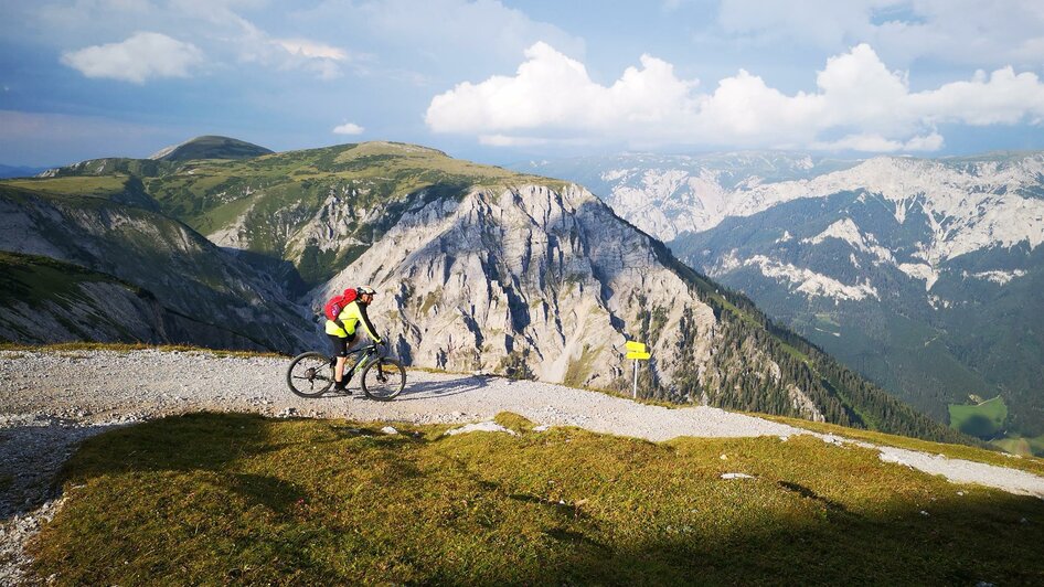 Mit dem E-Bike auf die Schneealm | © Naturpark Mürzer Oberland (c) Andreas Steininger Mit dem E-Bike auf die Schneealm | © Naturpark Mürzer Oberland (c) Andreas Steininger