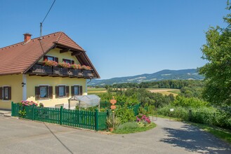 Fruit Farm Stelzer_House_Eastern Styria | © Helmut Schweighofer