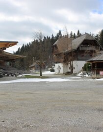 Parkplatz Brandlucken_Huabn Theater_Almenland | © Oststeiermark Tourismus | Vanessa Klammler | © Oststeiermark Tourismus