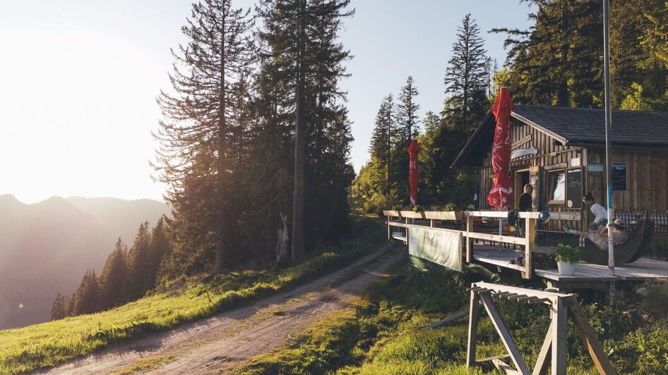 Stellenkogelhütte, Altaussee, Nachmittagssonne | © Krewenka
