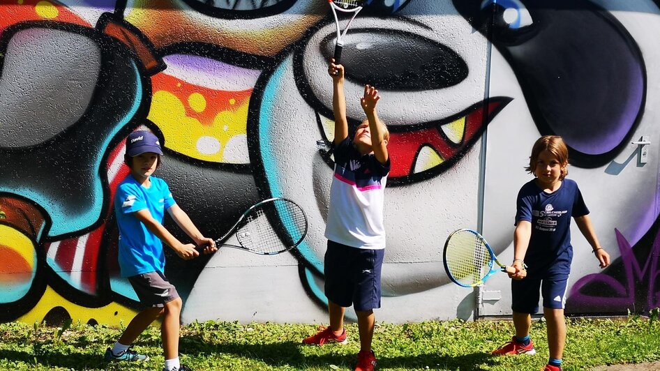 Kinder haben Spaß beim Tennis | Kerim Sijercic | © Kerim Sijercic Kinder haben Spaß beim Tennis | © Kerim Sijercic