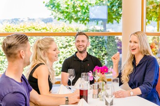 Pärchen beim Essen | © Mias Photoart