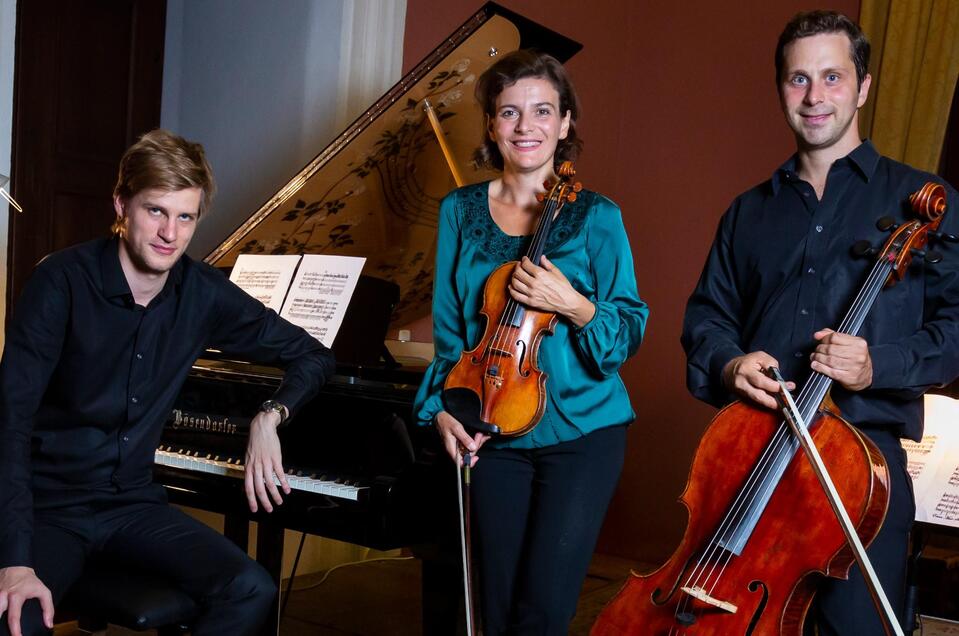 Klaviertrio auf Burg Rabenstein | © Rene Vidalli