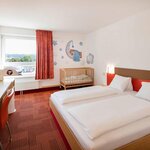 Bild von Gitterbettzimmer thermenseitig | © H2O-Hoteltherme GmbH/Eisenberger