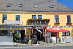 Hotelgebäude Schwarzer Adler | © Hotel Schwarzer Adler