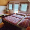 Photo of 4-bed room, shower, toilet, balcony | © Privatzimmer Hasler