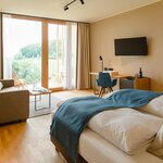 Photo of Zu Zweit, Double room, bath, toilet, facing the pool | © Karin Bergmann