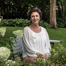 Andrea Portrait HF_RS_Garten (c)Vulkanlandhotel Le