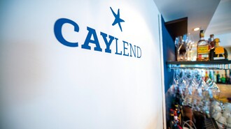 Caylend Bar mit Getränken und Gläsern in Graz. | © Michael Fiedler