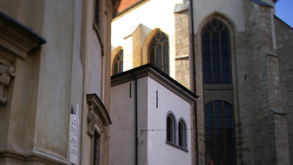 Ansicht des Grazer Doms und umliegender Gebäude. | © Graz Tourismus - Harry Schiffer
