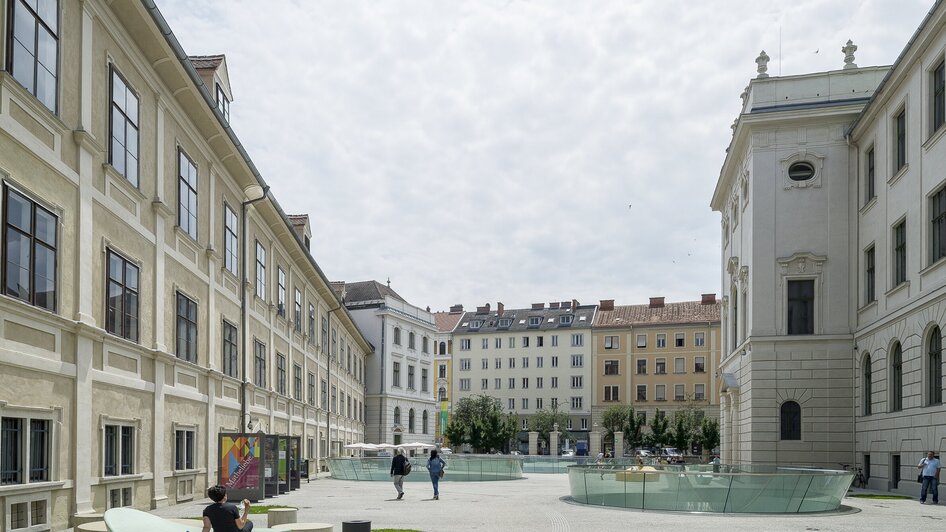 Blick auf den Innenbereich des Joanneumsviertels in Graz.