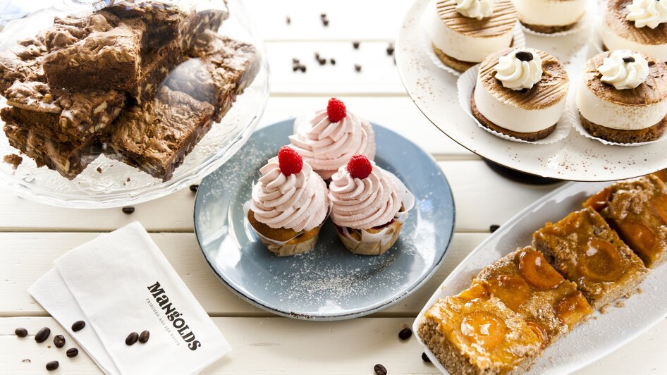 Leckere Desserts im Restaurant Mangolds: Cupcakes, Cheesecakes, Brownies und Marillenkuchen. | © Mangolds