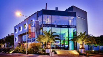Moderne Architektur des San Pietro Restaurants in Graz bei Abendbeleuchtung. | © San Pietro - Werner Krug