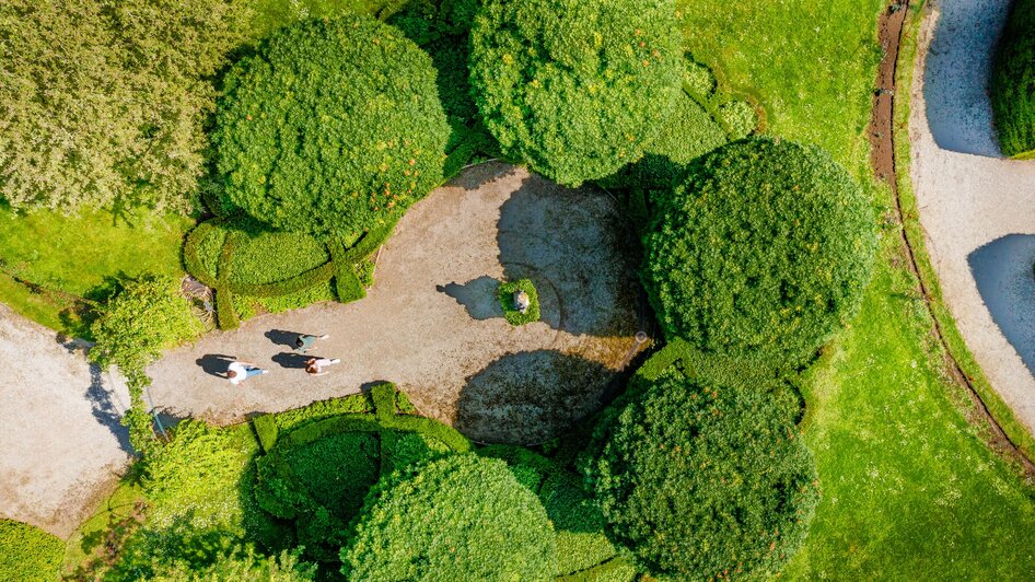 Luftaufnahme des Schlossparks von Schloss Eggenberg in Graz. | © Graz Tourismus - Mias Photoart