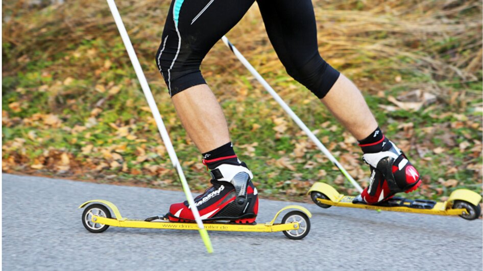 Rollerski | © Alpincenter Dachstein Langlaufen im Sommer? Rollerski machen es möglich! | © Alpincenter Dachstein