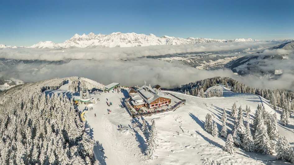 Das herrliche Panorama auf der Hochwurzen bietet einen atemberaubenden Ausblick. | © Bence Bankuty