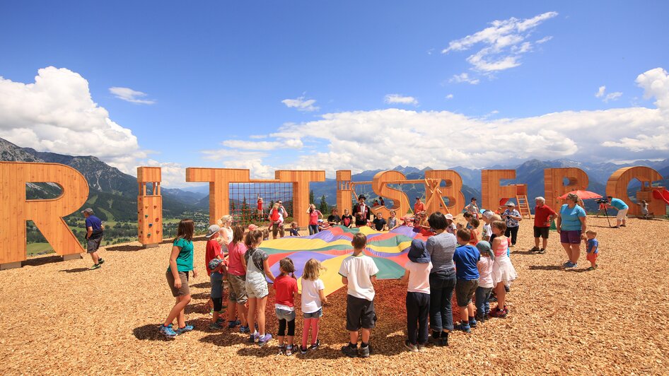 Gruppe Kinder am Spielen am Rittisberg | © Hans-Peter Steiner Gruppe Kinder am Spielen am Rittisberg | © Hans-Peter Steiner