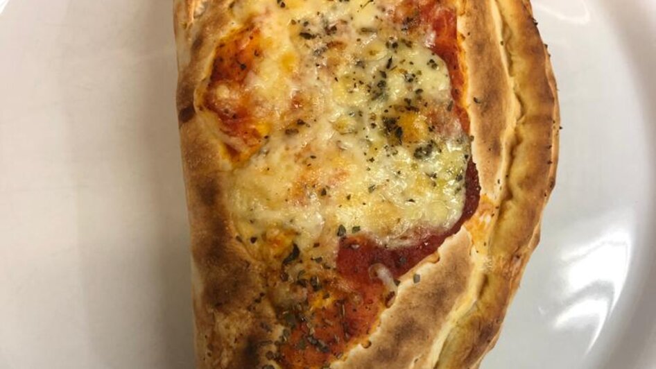 Pizza Calzone | © AL-Bashir Pizzeria-Restaurant AL Bashir KG - Impression #2.11 | © AL-Bashir