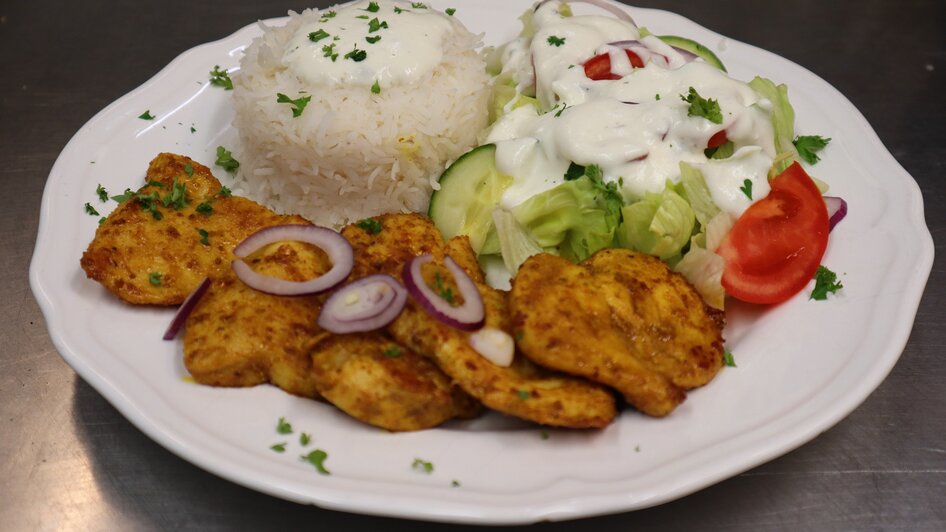 Chicken Tandoori mit Basmatireis und Salat | © AL-Bashir Pizzeria-Restaurant AL Bashir KG - Impression #2.18 | © AL-Bashir